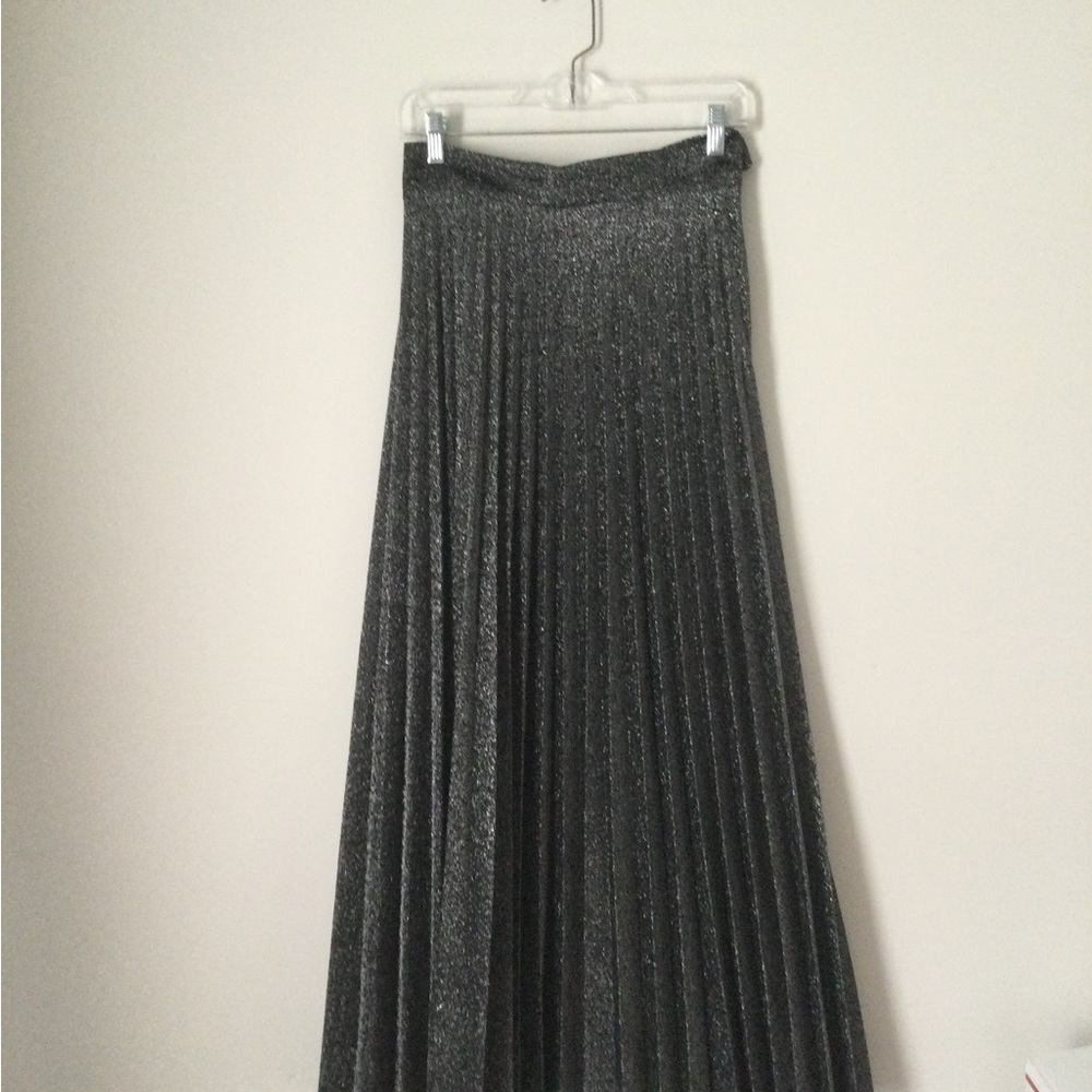 Elegant Black Pleated Skirt